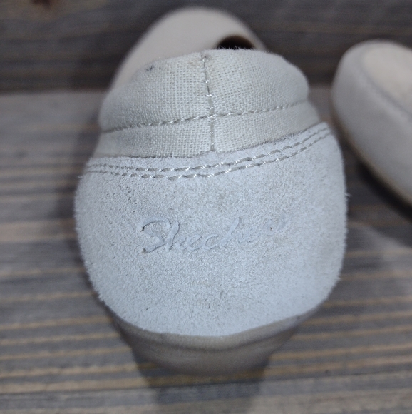 Skechers Career Interview Flat Suede Shoes Womens Size 10 Cream - Picture 10 of 10